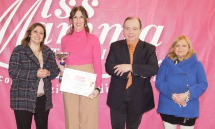 Simona Uboldi quarta classificata a Miss Mamma Poesia