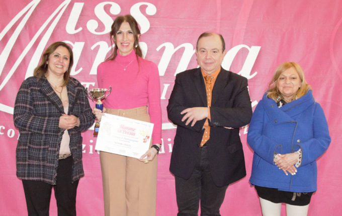 Simona Uboldi quarta classificata a Miss Mamma Poesia