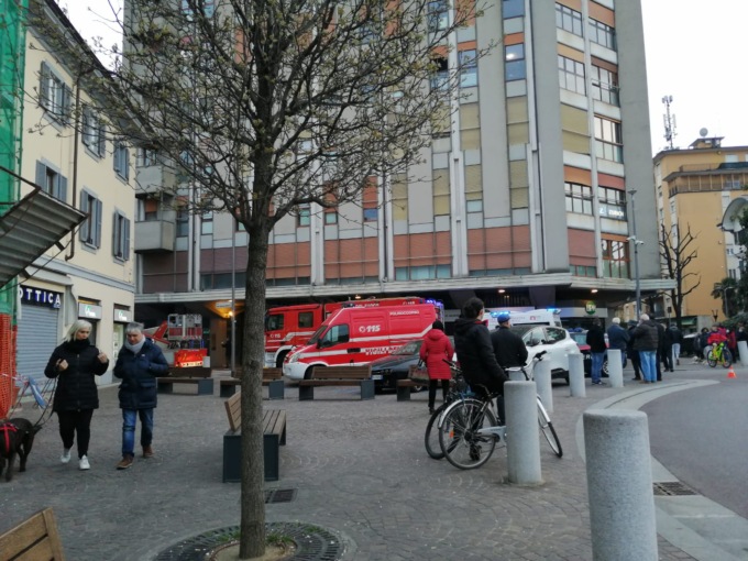 Barricato in casa per ore: intervengono pompieri, soccorritori e Forze dell’ordine
