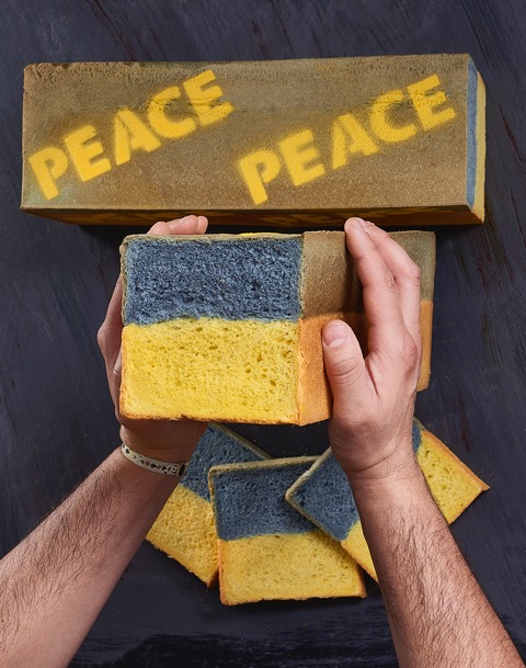 Pane giallo e blu in solidarietà al popolo ucraino