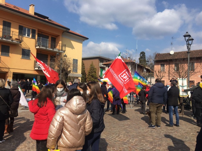 Presidio in piazza per chiedere la pace in Ucraina