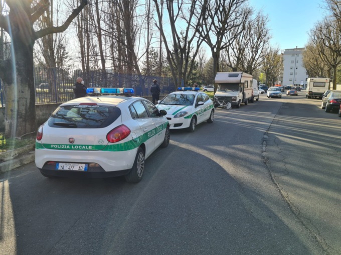 Dormiva in un camper e… spacciava ai ragazzini. Denunciato