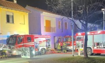 Scoppia un incendio in un appartamento: trovato morto un uomo di 63 anni
