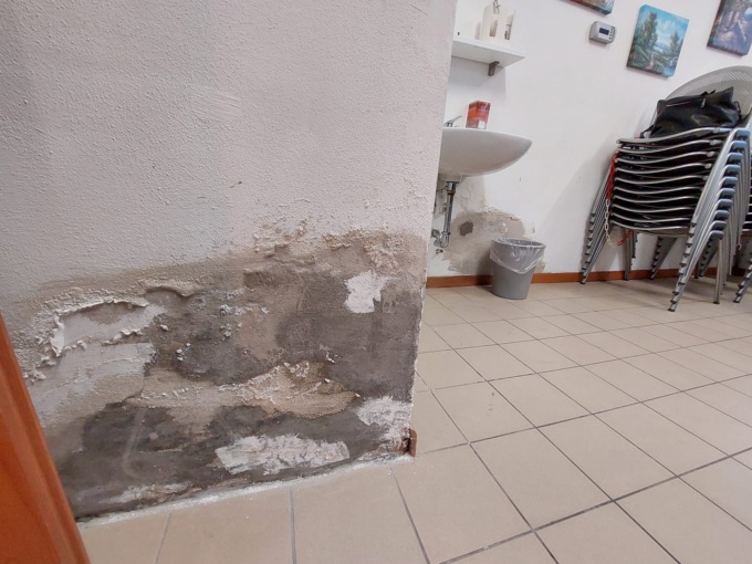 Bareggio, infiltrazioni al centro anziani