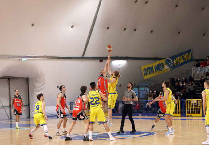 Tonfo a Piombino per i Knights: ora la Coppa Italia
