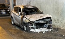 Tre auto in fiamme, serata di paura