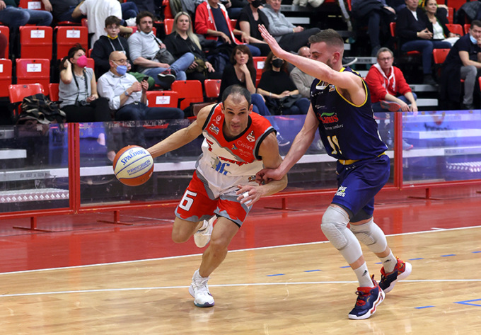 Knights straripanti contro Varese