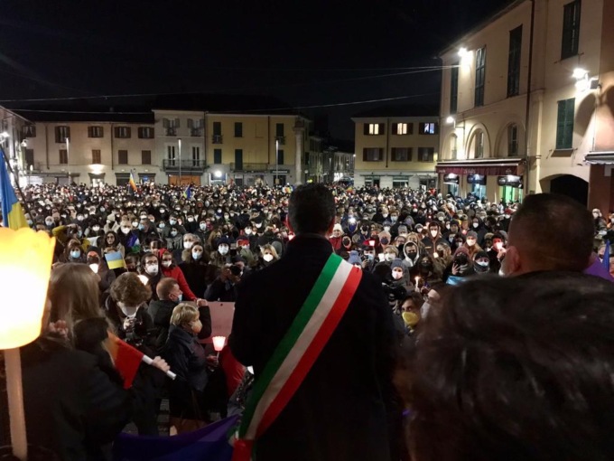 Più di 3mila persone in piazza per chiedere la pace