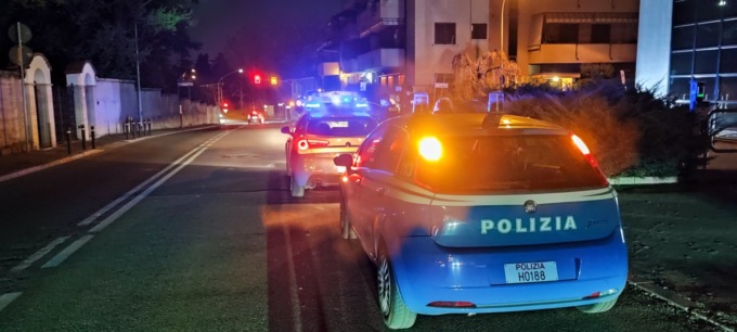 Inseguimento in centro città, bloccato e arrestato