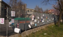 Rubati i disegni e la bandiera per la pace della scuola elementare