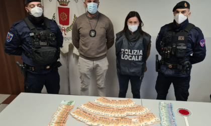Arrestato trafficante di droga: più di 5mila euro nascosti in casa