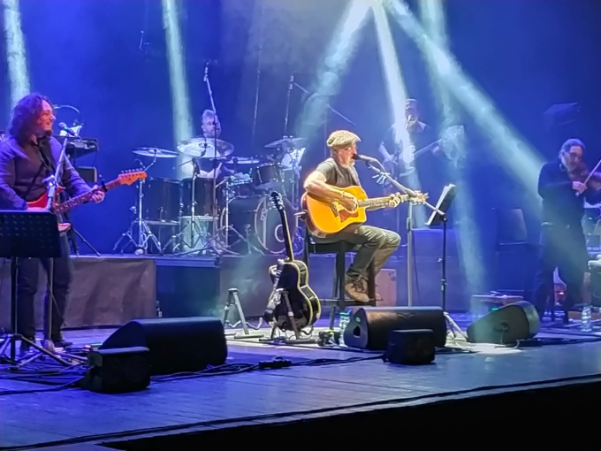 Davide Van De Sfroos: “La musica è la nostra arma”. E annuncia il tour estivo