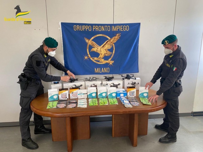 Sequestrate migliaia di mascherine e droni contraffatti