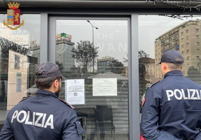 Rissa con sedie e bottiglie fuori dal locale: sospesa la licenza per quindici giorni