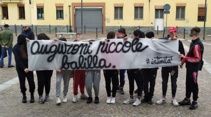 Saluti alle “piccole balilla” al battesimo, il Comune: “Bollate è antifascista”