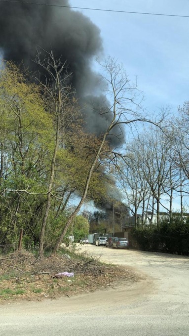 Incendio nella zona dell'inceneritore: a fuoco rifiuti ingombranti non pericolosi