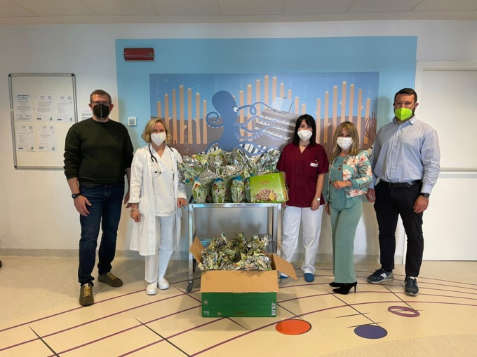 Uova di Pasqua donate ai bambini del reparto pediatria