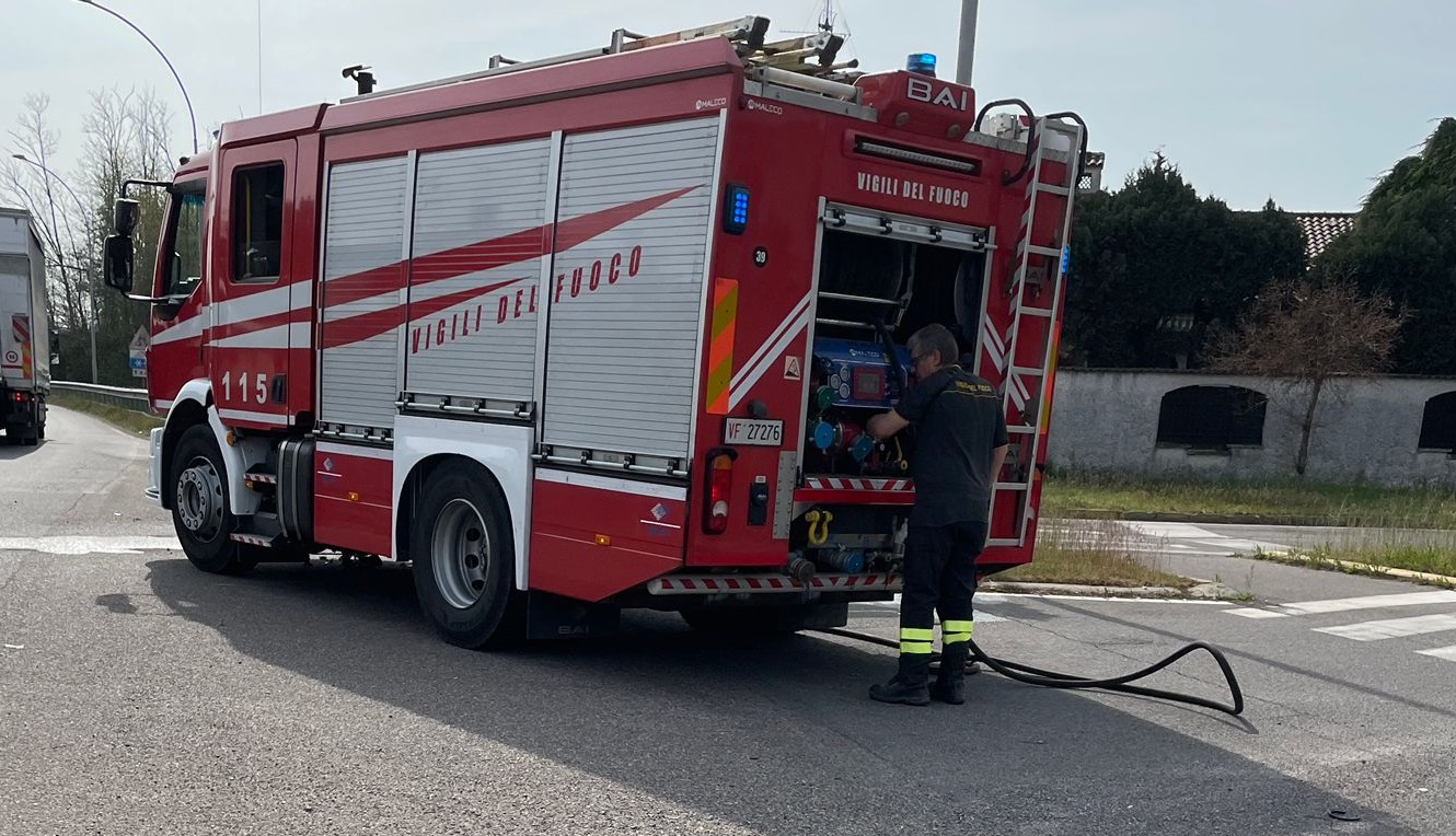 busto garolfo incidente sp12 vigili del fuoco volontari inveruno croce bianca magenta