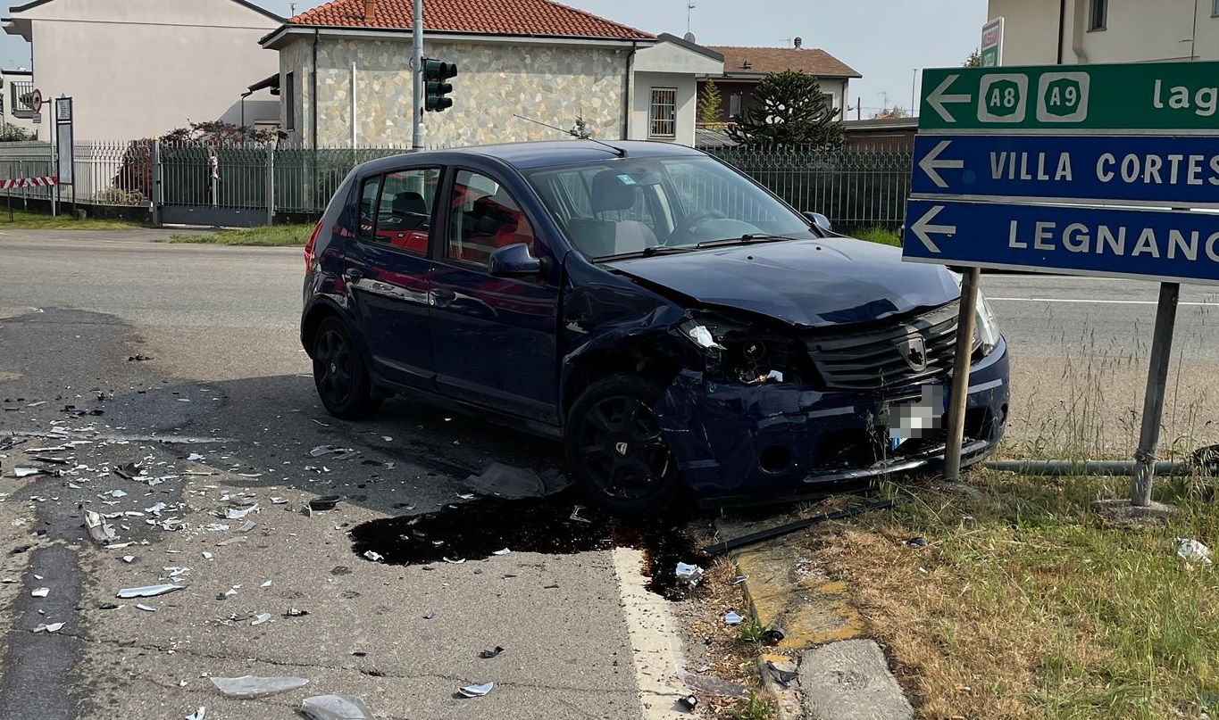 busto garolfo incidente sp12 vigili del fuoco volontari inveruno croce bianca magenta