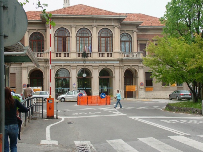 Ospedale Santa Corona, no all’Università