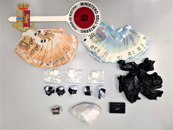Tre arresti per spaccio: in manette anche il rapper “Nuflex”