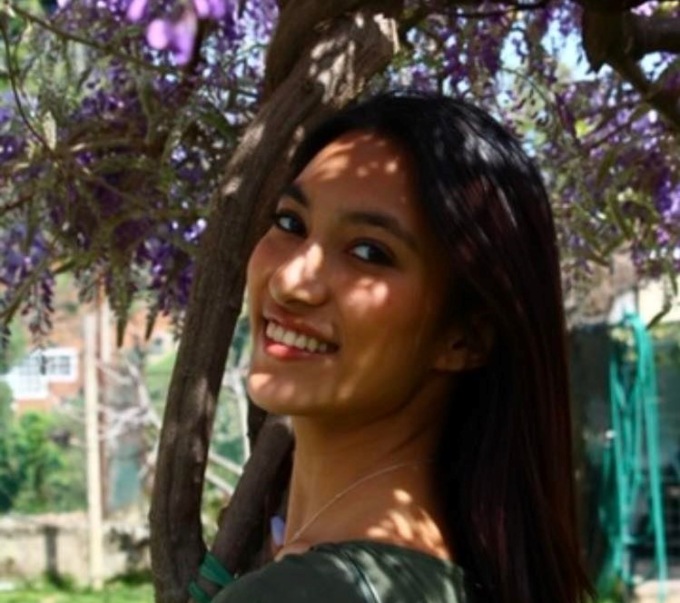 Tara, 18 anni, studia da Miss e sogna Bollywood