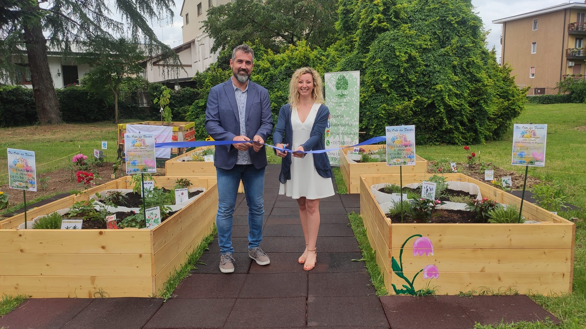 Magenta Orto da favola taglio nastro Veronica Parmigiani presidente Rotaract e Roberto Ravani di La Quercia