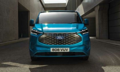 Ford entra nel futuro: ecco l’E-Transit Custom