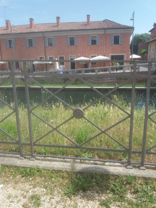 Dopo la protesta, migliorano i cancelli lungo il Naviglio