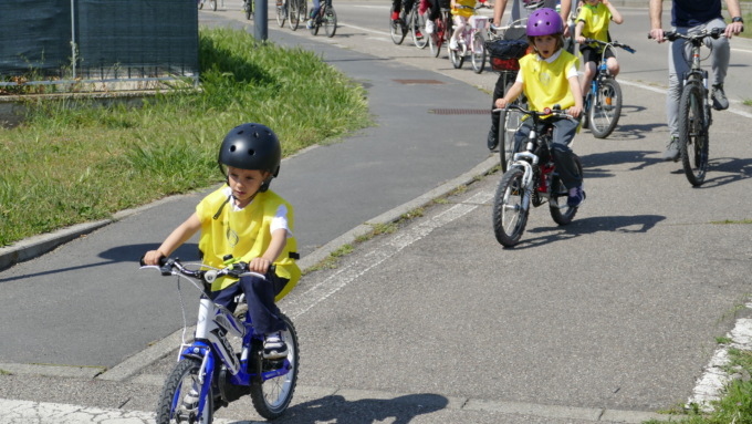I bambini “riconquistano” la città in sella alla loro bicicletta