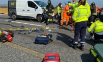 Gravissimo incidente in autostrada: due automobilisti morti