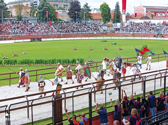 Palio di Legnano: la sfilata storica arriva al Mari