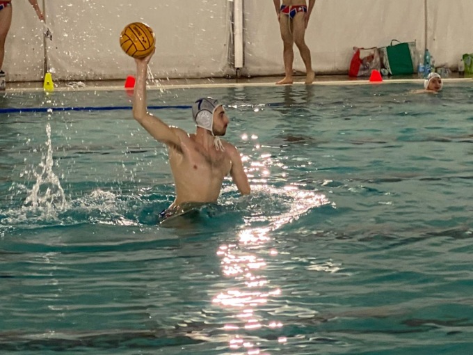 Oltre trenta espulsioni nella partita di pallanuoto Legnano-Treviglio
