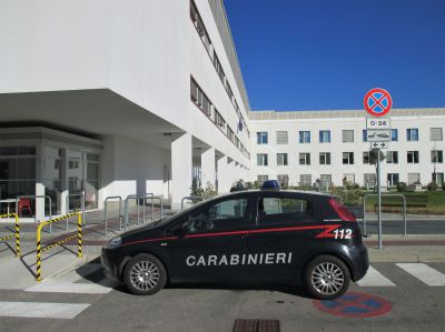 Aggredite in strada con un martelletto da una ragazza di 29 anni