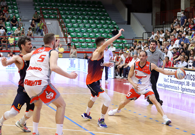 Un’altra vittoria importantissima per i Knights