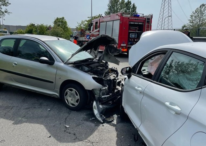 Incidente tra due auto sulla statale, un ferito