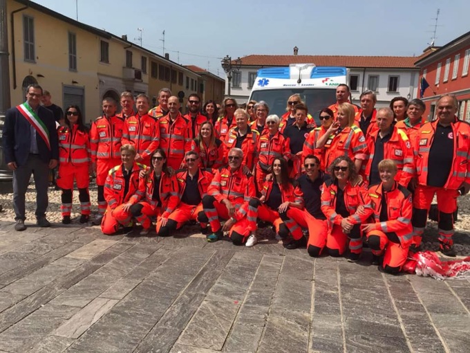 Inaugurata la nuova ambulanza e aperta la porta Santa