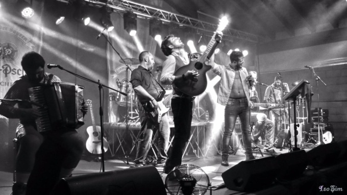 I Ciulandari, cover band di Davide Van De Sfroos, in concerto a La Tela
