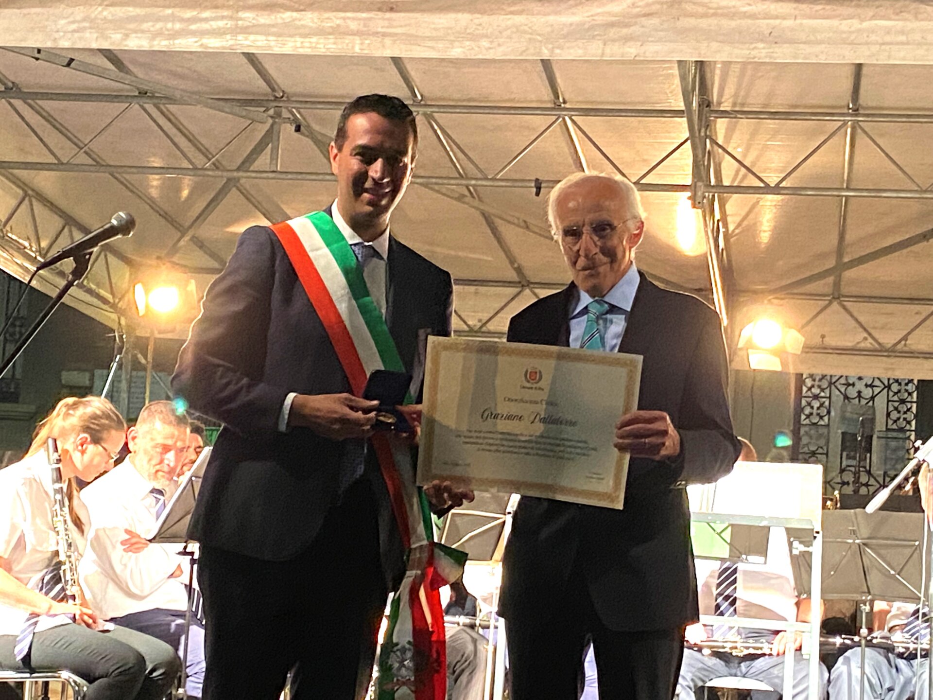 Rho Festa della Repubblica 2 giugno il sindaco Orlandi in fascia tricolore e premiati con onorificenze civiche Dott_Crivelli