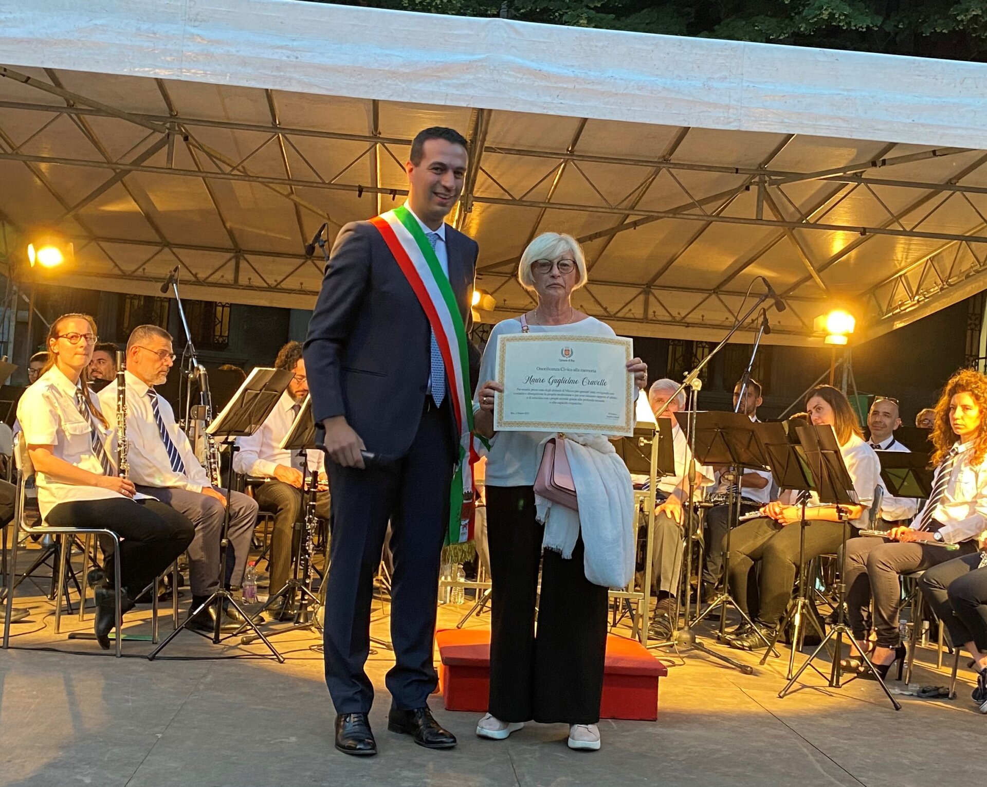 Rho Festa della Repubblica 2 giugno il sindaco Orlandi in fascia tricolore e premiati con onorificenze civiche Dott_Crivelli_moglie