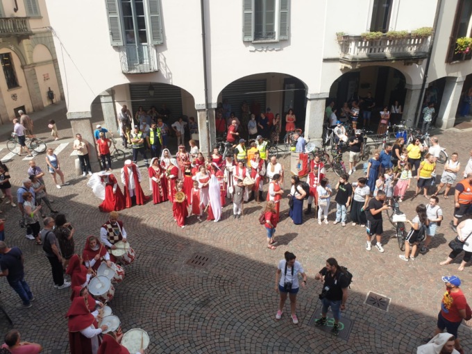 Palio di San Pietro: svelata l’abbinata cavalli e fantini