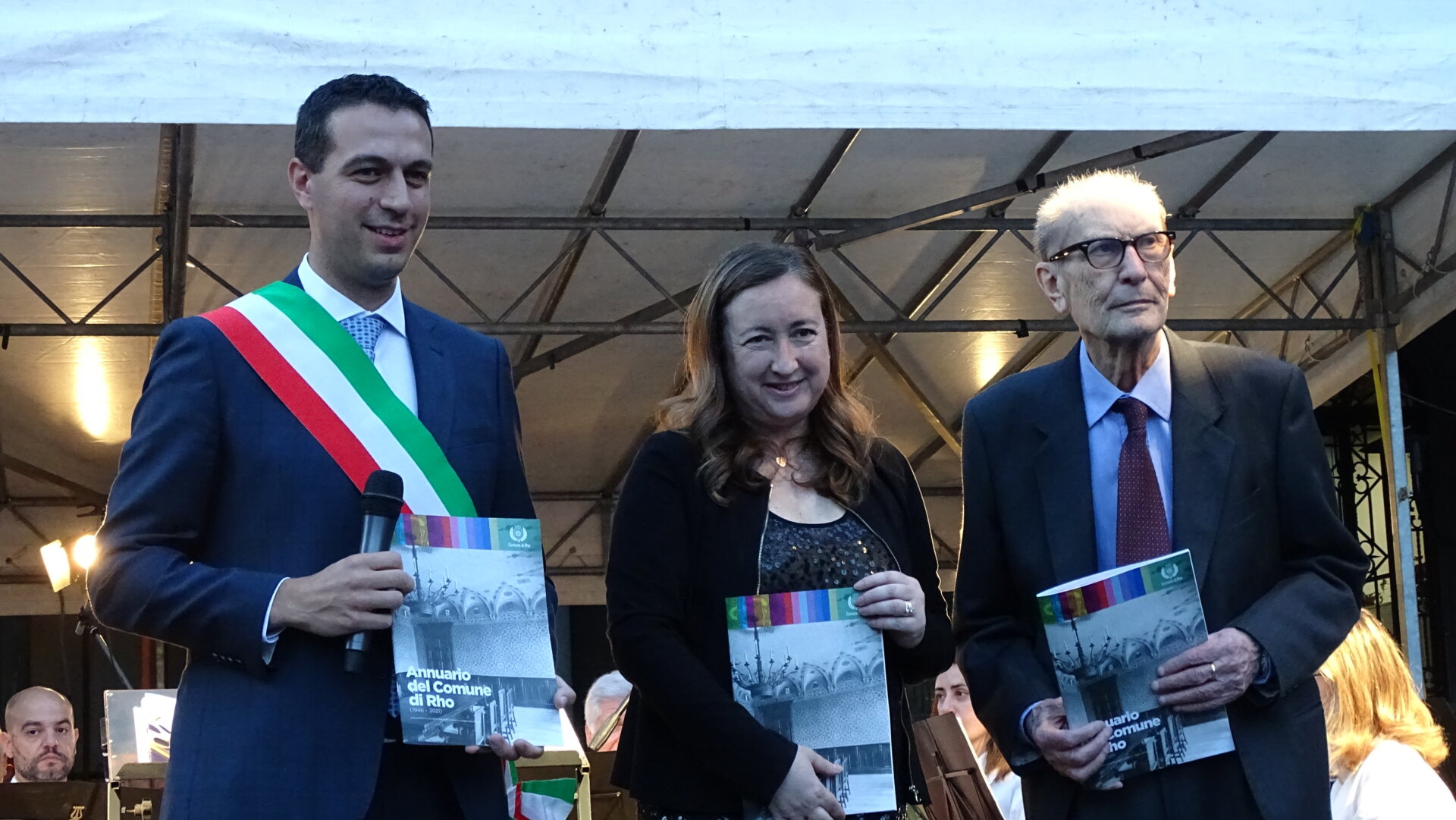 Rho Festa della Repubblica 2 giugno il sindaco Orlandi in fascia tricolore e premiati con onorificenze civiche Amedeo Galli_ 3