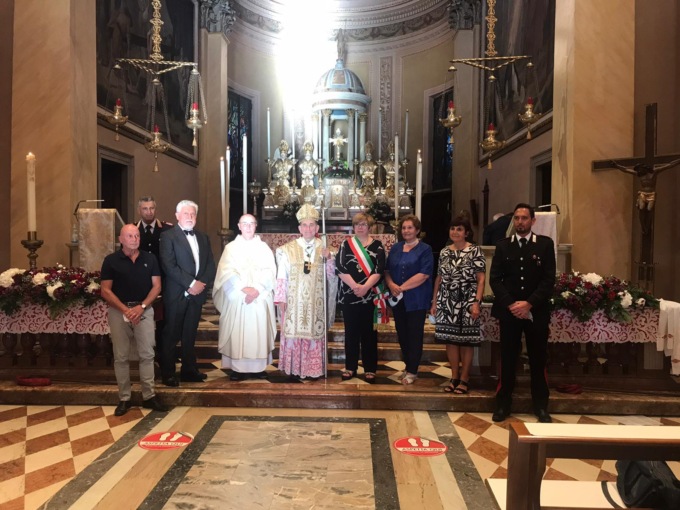 Delpini inaugura la chiesa di Vittuone