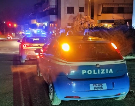 Mandibola spaccata con un pugno fuori dalla discoteca: preso l’aggressore