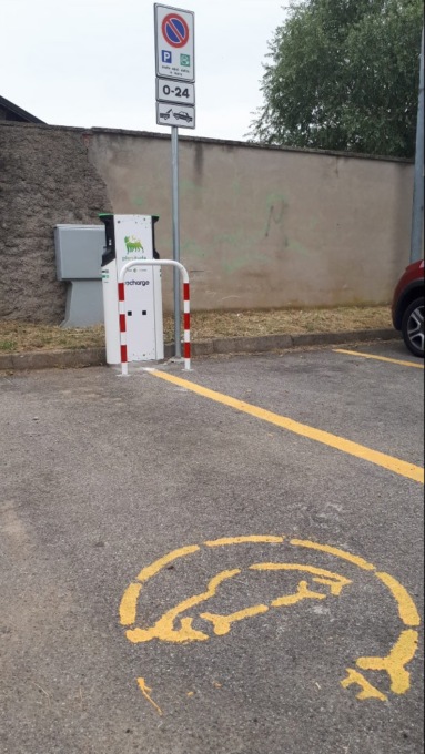 Auto elettriche: sei postazioni di ricarica in paese
