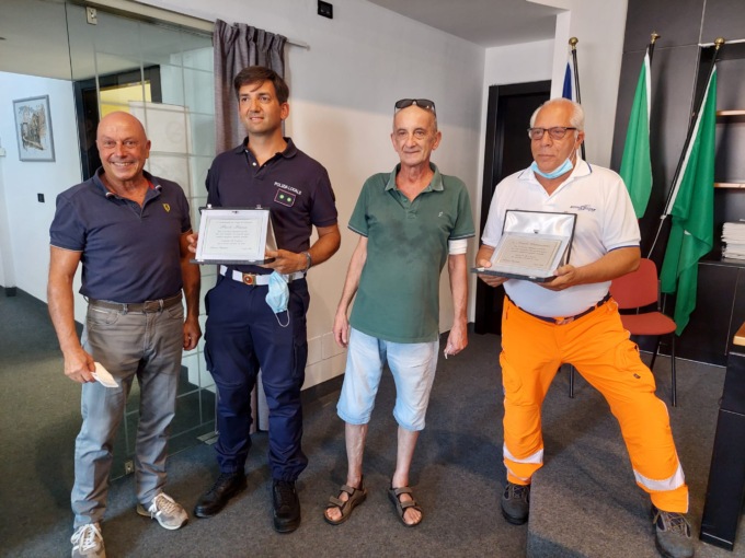 Vittuone, ringraziamenti 63enne salvato da comandante e volontario