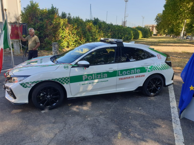 A Gaggiano inaugurata l’auto per il trasporto degli organi