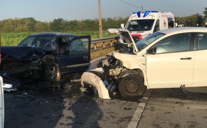 Schianto sulla provinciale, due feriti