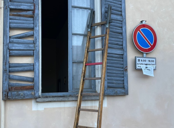 Anziana cade in casa, salvata dai pompieri