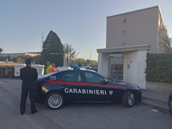 Spara undici colpi e si barrica in casa: si consegna dopo 8 ore